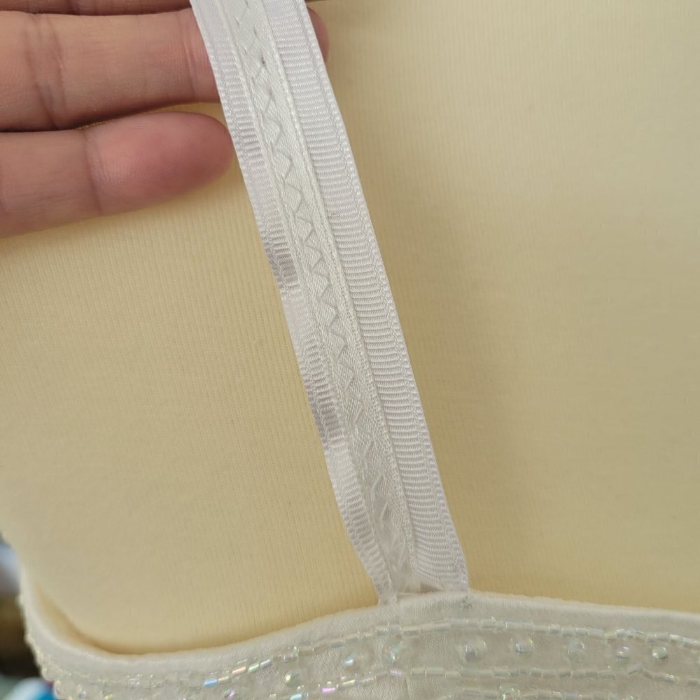 Beautiful Hailey Wedding Dress by Adrianna Papell - Picture 8 of 13